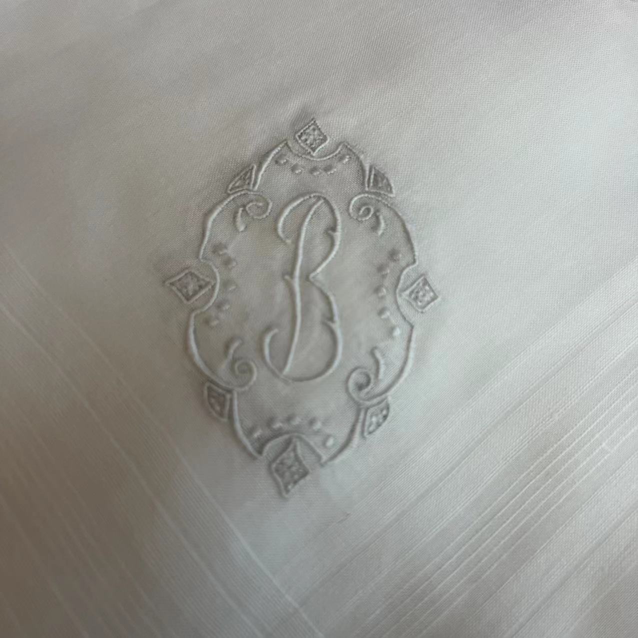 Mouchoir en pur lin brodé à la - Monogrammed Handkerchief avis et prix