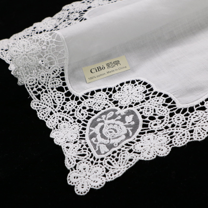 D608 Mouchoirs en dentelle en  - Monogrammed Handkerchief avis et prix